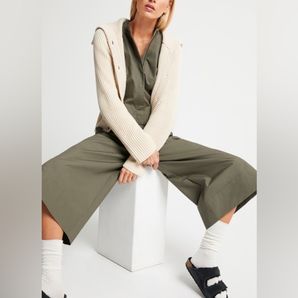 GWYN Blair Wide Leg Jumpsuit in Army Green - Picture 4 of 13